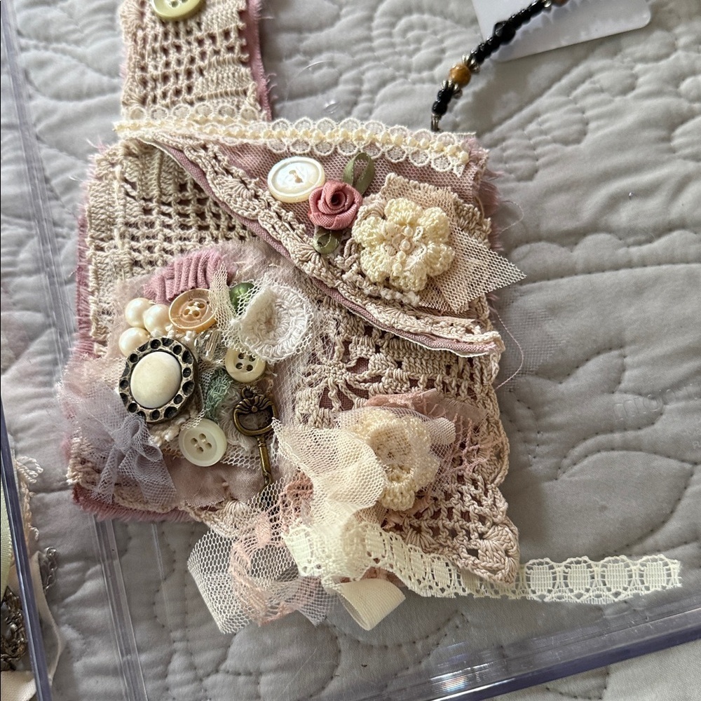 Handmade Vintage Style Lace Button Mini Crossbody Bag Pouch - Picture 10 of 11